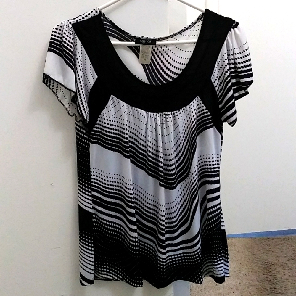 🌼Black & White shirt With Escada black pants Bundle🌼